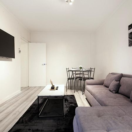 Beautiful One Bedroom Flat In Scott Ellis Gardens ロンドン エクステリア 写真