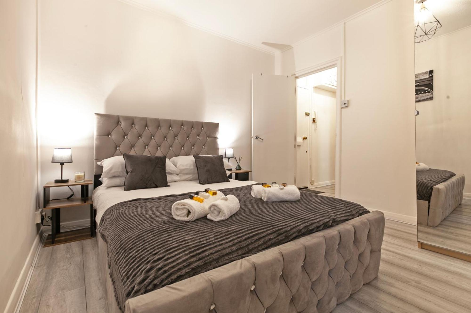 Beautiful One Bedroom Flat In Scott Ellis Gardens ロンドン エクステリア 写真